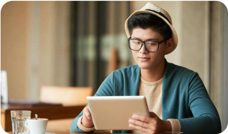 <h3>Grow Your Wealth with&nbsp; <span style="background: linear-gradient(84.01deg, #93A8FF 28.82%, #90EEFF 70.74%); color: transparent; background-clip: text;">UITFs</span></h3>