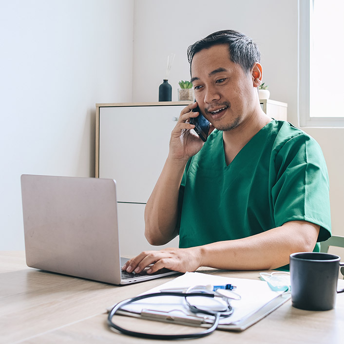 <h2>Instant bank <span style="background: linear-gradient(76.66deg, #0357ff 10.45%, #ac30ff 54.85%); color: transparent; background-clip: text;">remittance</span></h2>