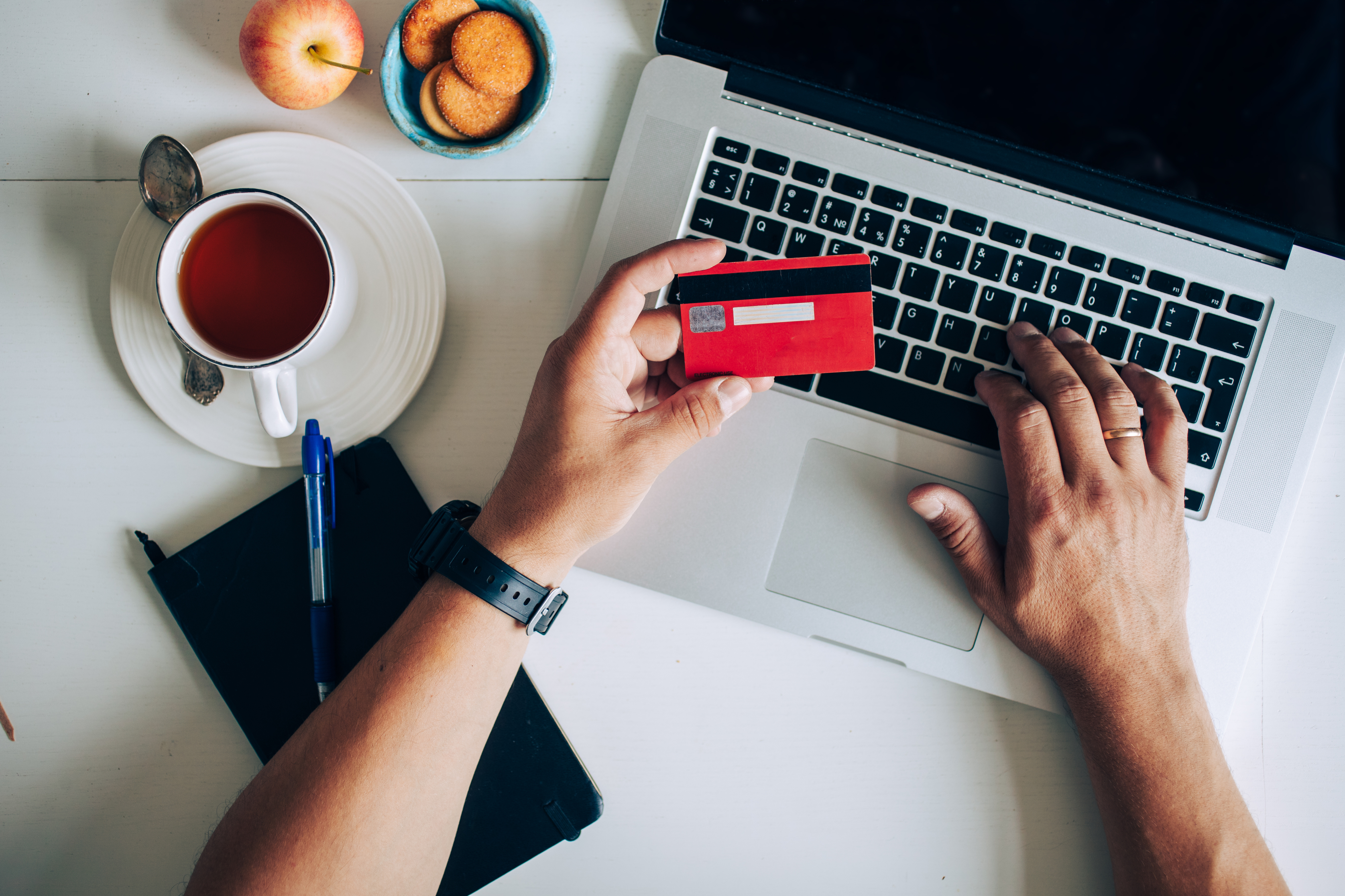 <h2>The Toyota<span style="background: linear-gradient(76.66deg, #0357ff 10.45%, #ac30ff 54.85%); color: transparent; background-clip: text;"> Card edge</span></h2>