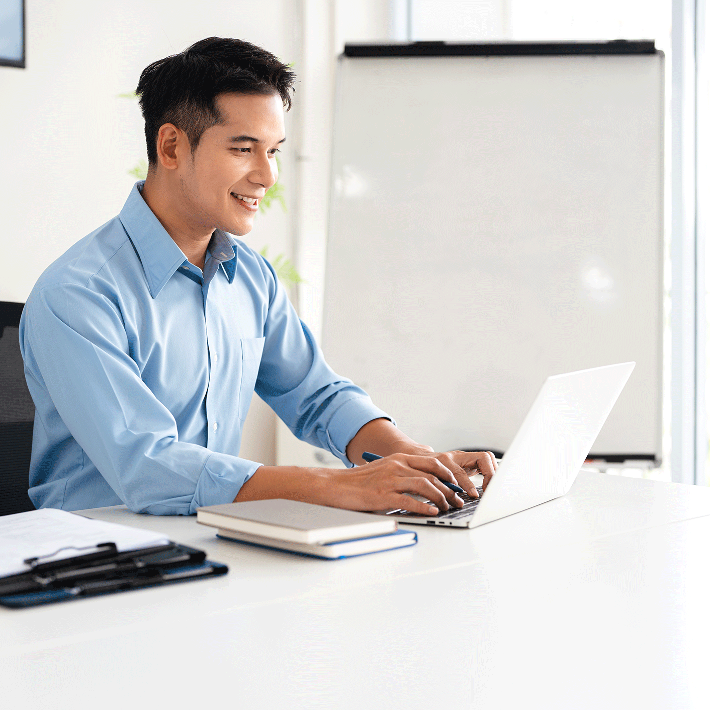 <h2><span style="background: linear-gradient(76.66deg, #0357ff 10.45%, #ac30ff 54.85%); color: transparent; background-clip: text;">Metrobank Business Online Solutions</span> for your business</h2>