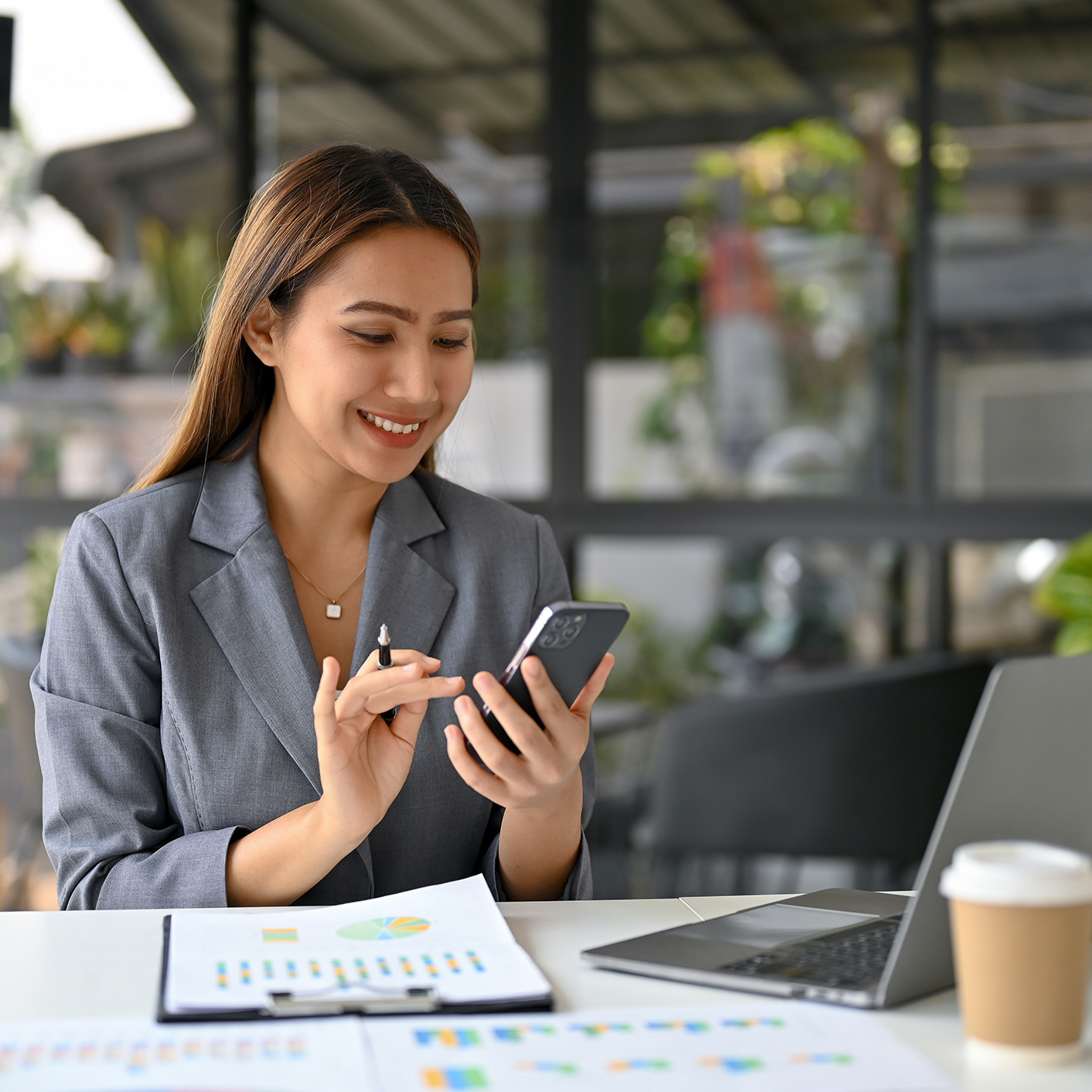 <h1><span style="background: linear-gradient(76.66deg, #0357ff 10.45%, #ac30ff 54.85%); color: transparent; background-clip: text;">Benefits</span></h1>