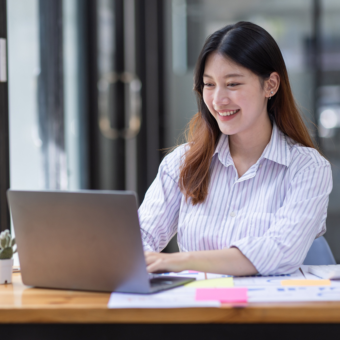 <h1>Grow toward your goals with <span style="background: linear-gradient(76.66deg, #0357ff 10.45%, #ac30ff 54.85%); color: transparent; background-clip: text;">UITFs</span></h1>