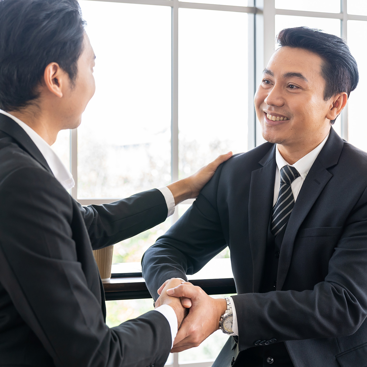 <h2>Invest online with <span style="background: linear-gradient(76.66deg, #93A8FF 10.45%, #90EEFF 54.85%); color: transparent; background-clip: text;">Wealth Manager</span></h2>