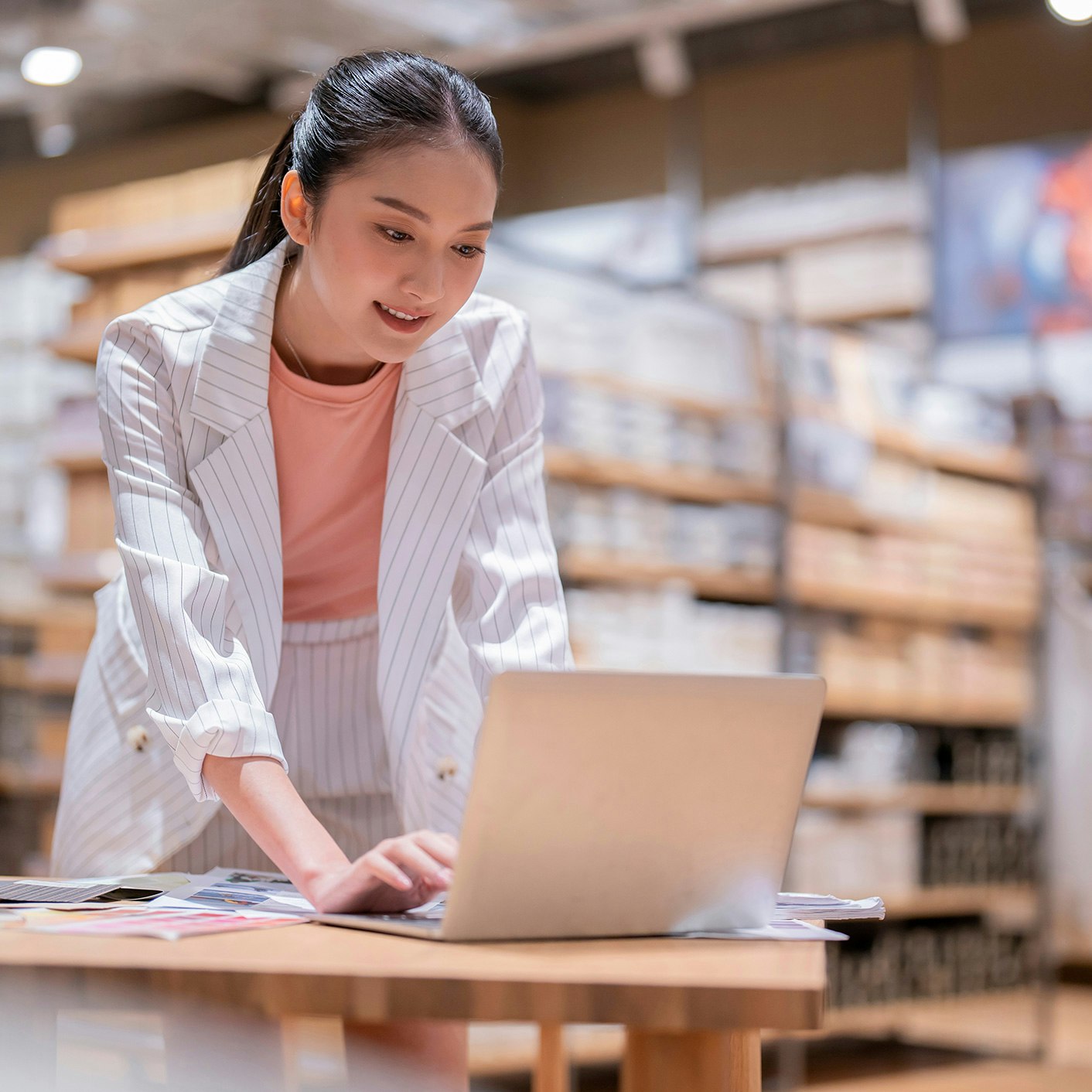 <h2>Metrobank's <span style="background: linear-gradient(76.66deg, #93A8FF 10.45%, #90EEFF 54.85%); color: transparent; background-clip: text;">Franchise Business Loan</span></h2>